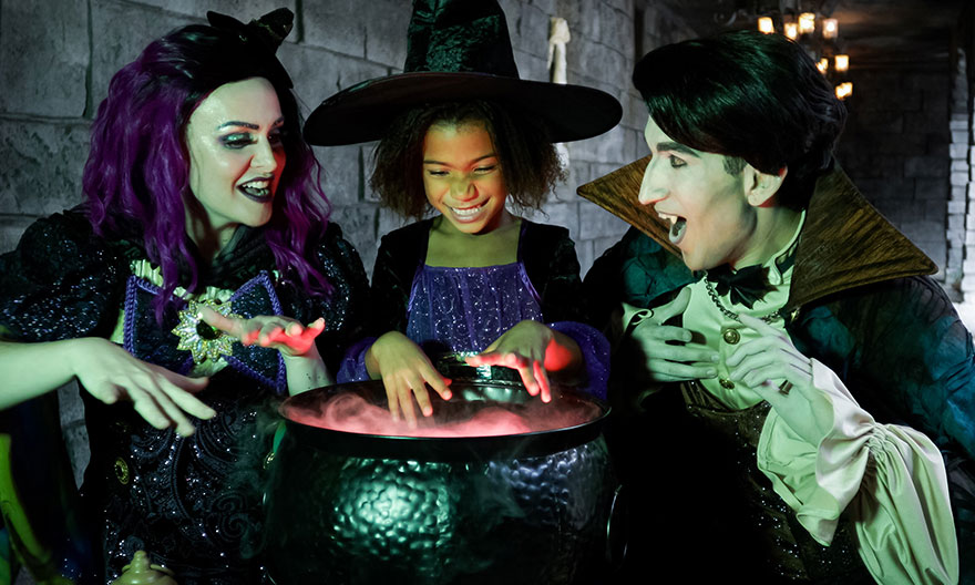 FRIENDLY FRIGHTS AND SPOOKY SIGHTS DELIGHT GUESTS DURING THE ANNUAL GOBLINS & GIGGLES WEEKENDS AT GAYLORD PALMS