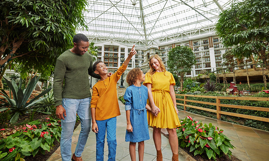 Gaylord Texan Resort Swings into Spring with Family-Friendly Fun