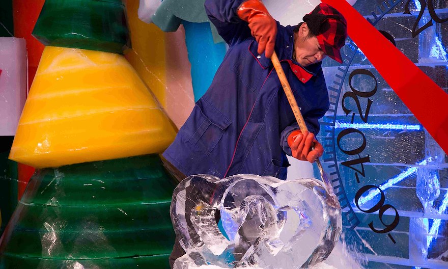 MORE THAN 200 INTERNATIONAL ICE CARVERS ARRIVE AT GAYLORD HOTELS TO BEGIN CREATING ‘ICE!’ HOLIDAY ATTRACTIONS