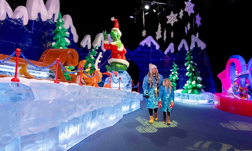 Santa Grinch, Max, and Sled Scene at Gaylord National 